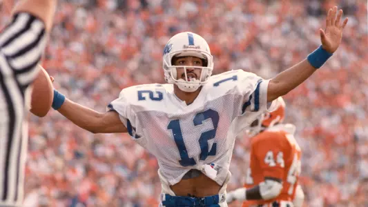 Wide Receivers Share Bond Across Decades