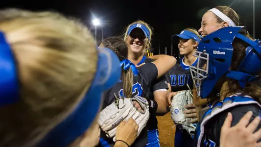 Duke Splits Friday Doubleheader in Boca Raton