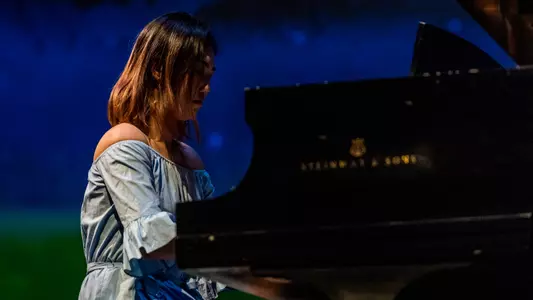 Wang Performs at Duke STARS Banquet