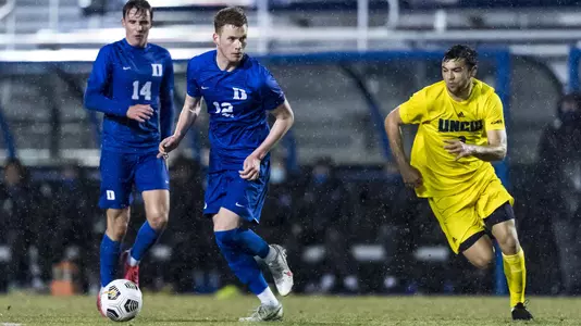 Thor Ulfarsson dribbles against UNCW