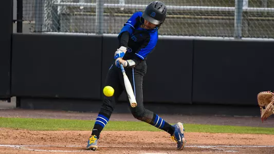 Gisele Tapia, Hitting