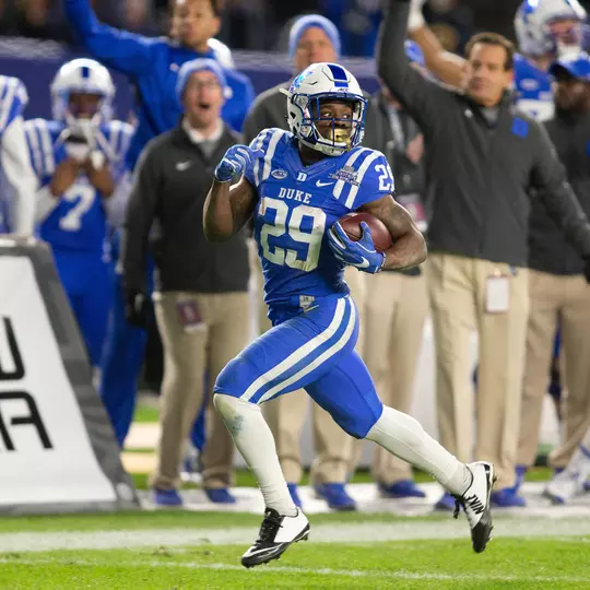 Co-MVP Shaun Wilson runs the ball during Duke's 2015 Pinstripe Bowl victory