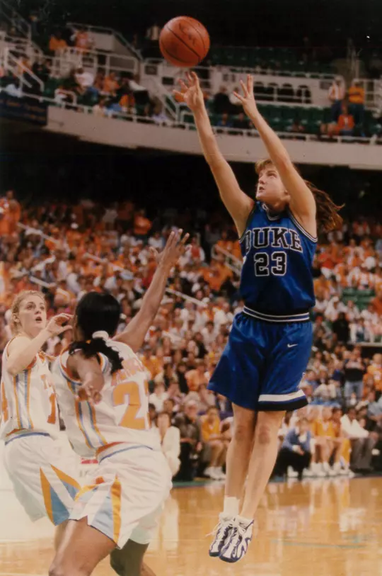 Georgia Schweitzer takes a jump shot during a Duke basketball game against Tennessee.