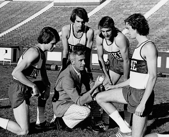 Al Buehler with a Duke cross country team