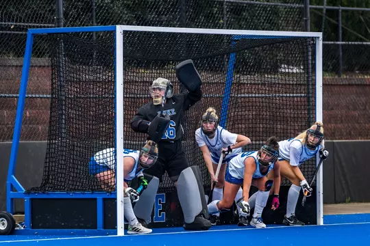 Duke field hockey prepares for a penalty corner in practice