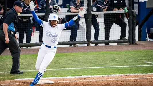 Brooklinn Thomas home run vs Syracuse game one