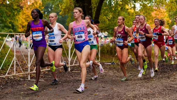 Duke XC's Stephanie Moss runs the 6K course at the ACC Cross Country Championships
