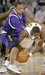 Season tickets for the men's basketball season are now on sale.