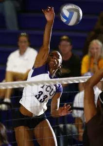 LeMeita Smith led the Frog attack last weekend with a combined 25 kills.