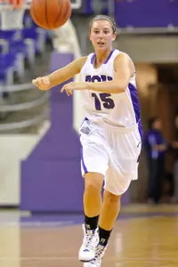 Junior guard Emily Carter