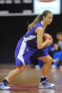 Junior guard Emily Carter