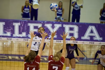 Kourtney Edwards led the team with 14 kills.