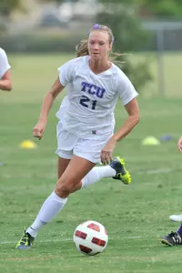 Senior Lindsay Holmes