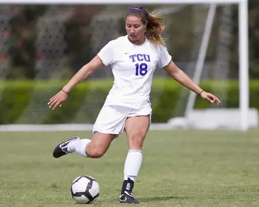 Junior Elise Kensinger