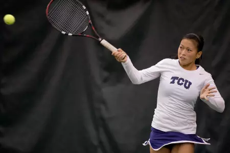 Stefanie Tan is up to 50th in the ITA singles rankings.