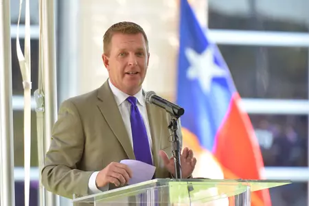 Jim Schlossnagle will welcome Jeff Banister as his special guest at the banquet