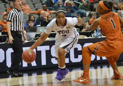 Veja Hamilton scored in double figures for the 17th time this season