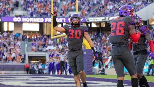 Garret Wallow vs. Texas