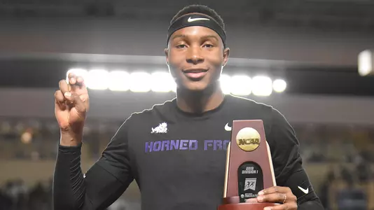 Du Mapaya NCAA Podium