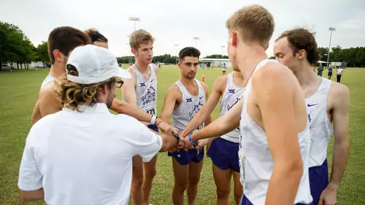 Men's XC Team at 2019 Bear Twilight Invitational