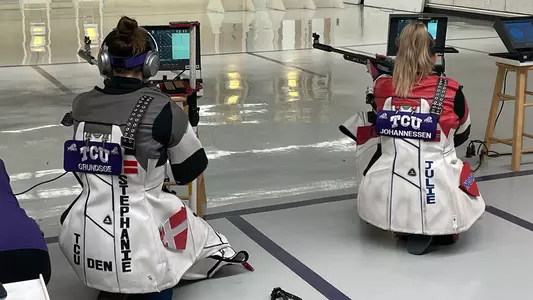 Stephanie Grundsoee, Julie Johannessen