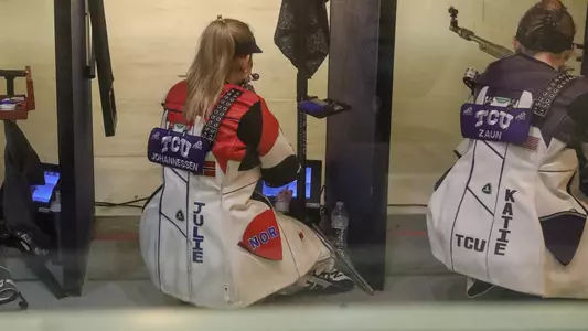 Julie Johannessen; Katie Zaun