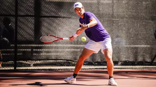 Oliver Bonding prepares to connect on a forehand