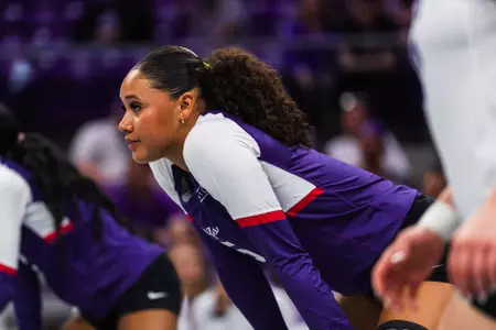 Jalyn Gibson waits for a serve against Colorado.