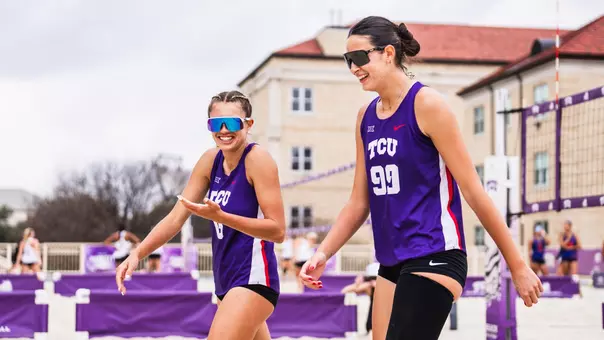 Sofia Izuzquiza and Stacy Reeves