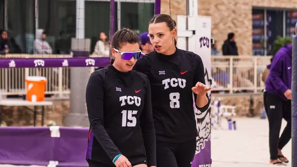 Kaitlyn Bradley and Elea Beutel