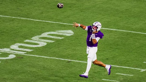 Jaden Craig throwing the ball against Arkansas State