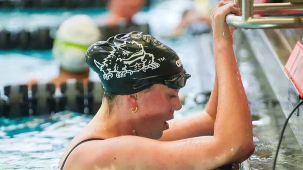 Hannah Wachendorfer getting ready to start a swimming event