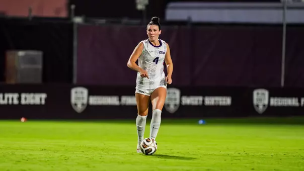 Zoe Cuneio dribbling the ball against Texas A&M