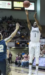 Guard Mario Dunn