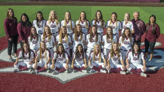 2017-18 softball team