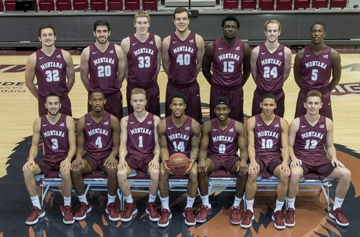 2017-18 MBB team photo