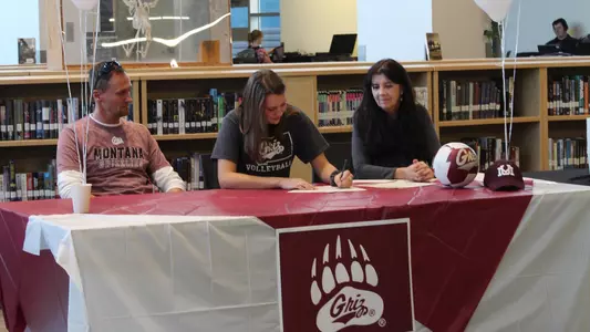 Isabel List signing day