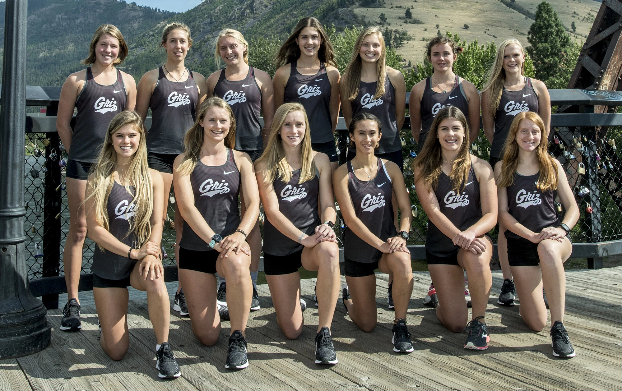 2018 women's cross country team