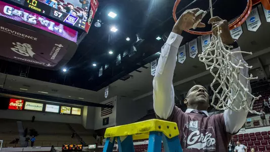 Travis DeCuire net-cutting