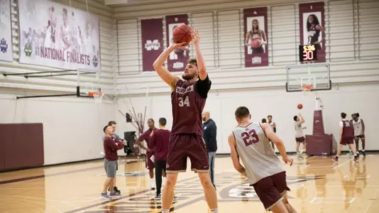 Scott Blakney at Mississippi State practice - 11/12/21