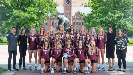 2021 Montana volleyball team photo