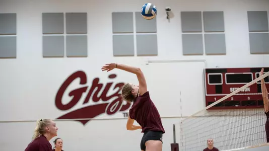 Maddie Kremer - Spring volleyball practice