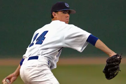 Paul Applebee pitching