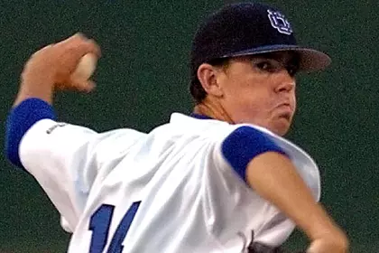 Paul Applebee pitching