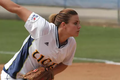 Stephanie Marshall Pitching