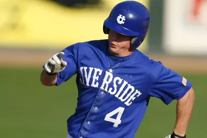 Carl Uhl Rounding Second