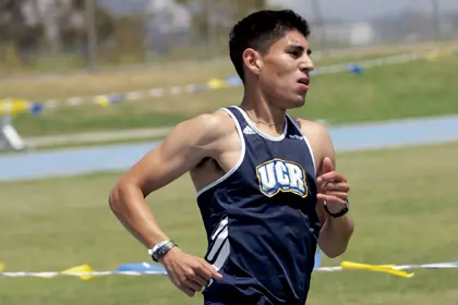 Pedro Ramos running