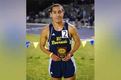 Ulices Pina Big West Conference Championshp 10,000m Trophy