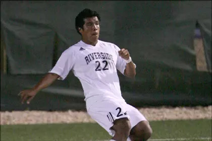 Xavier Perez Kicking
