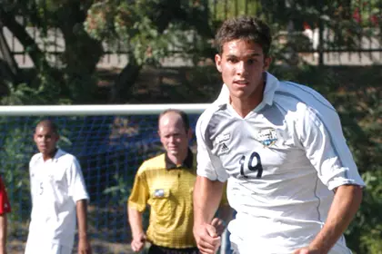 Jeremy Clay dribbling